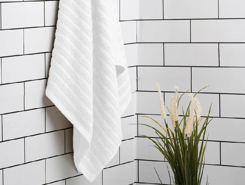 White 100% Cotton Bath Towel - 2-In-1 By Welspun