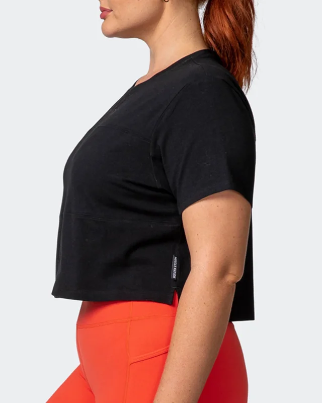 Elevate Cropped Tee - Black