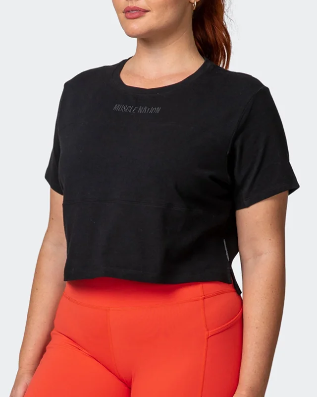 Elevate Cropped Tee - Black